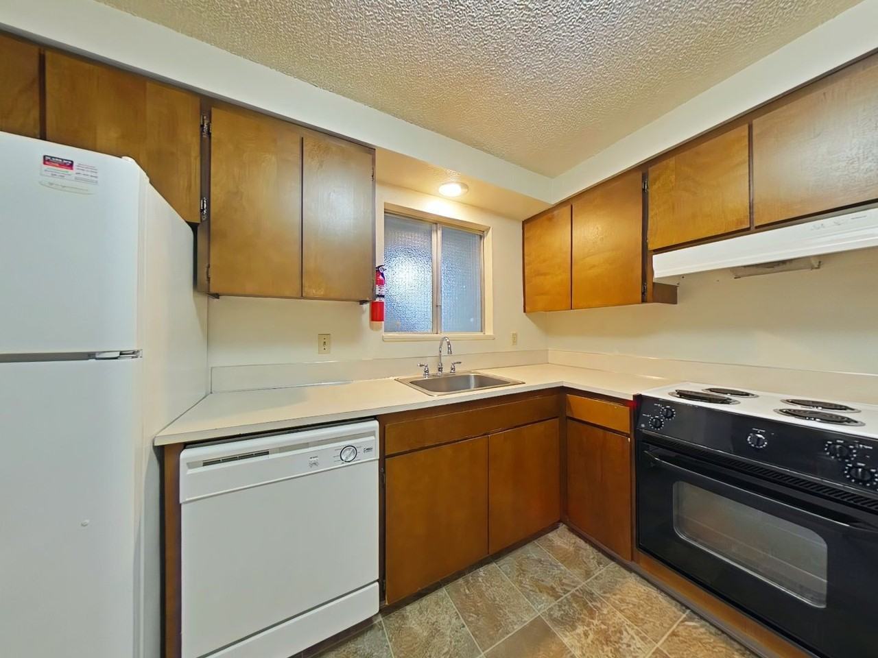 437 Nw 11th St #1 - Photo 5 of 9