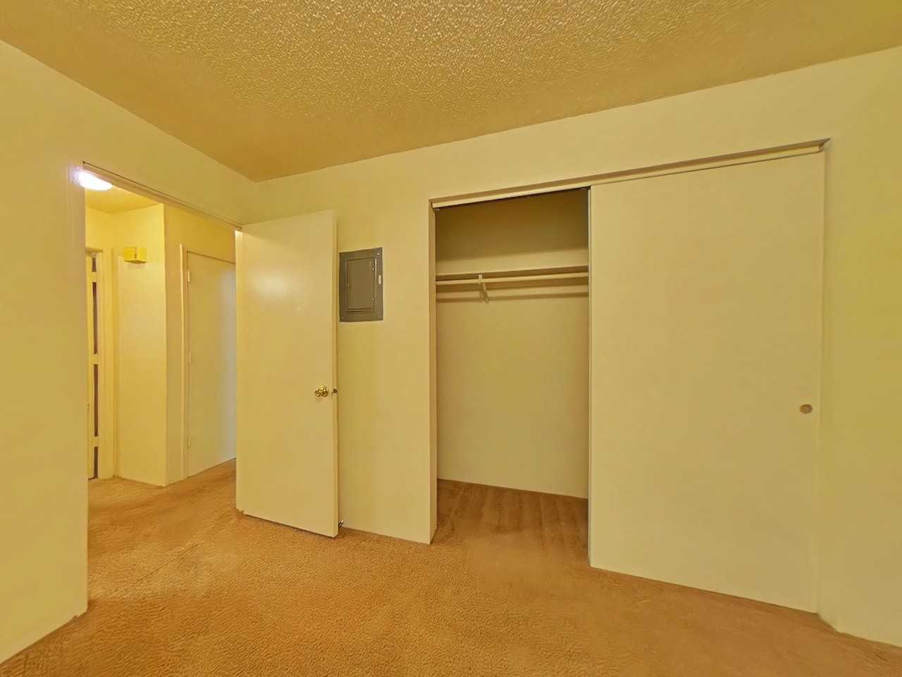 437 Nw 11th St #1 - Photo 6 of 9