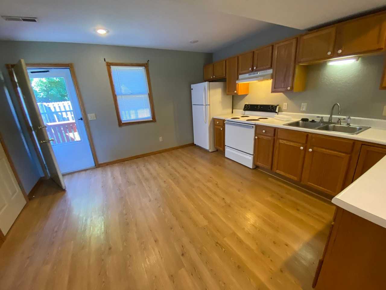 4759 South Ash Avenue - Photo 7 of 18