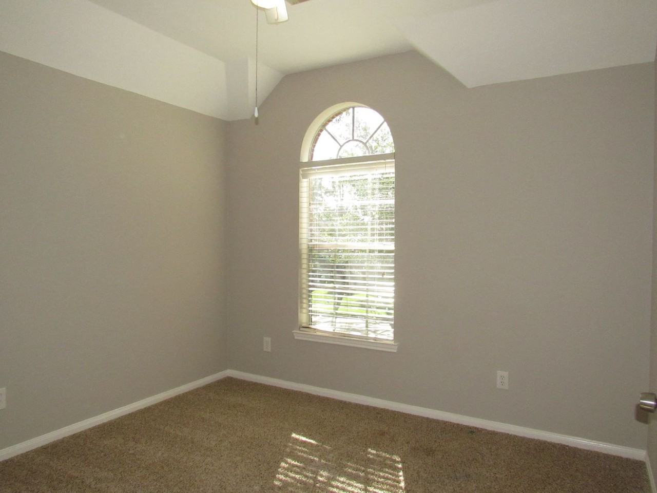 3519 Englewood Drive - Photo 2 of 25