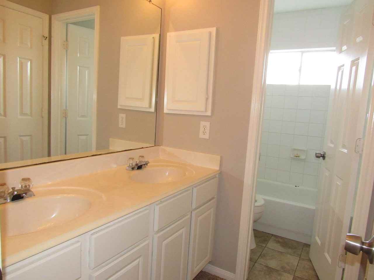 3519 Englewood Drive - Photo 5 of 25