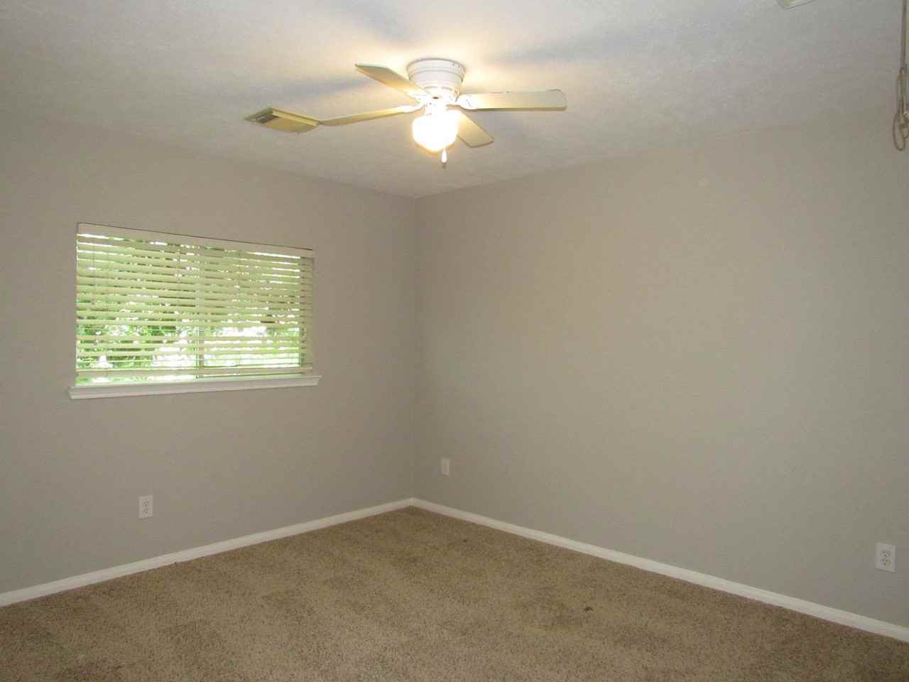 3519 Englewood Drive - Photo 6 of 25