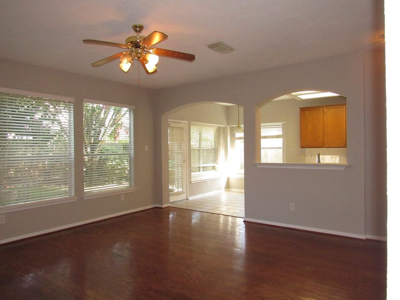 3519 Englewood Drive - Photo 7 of 25