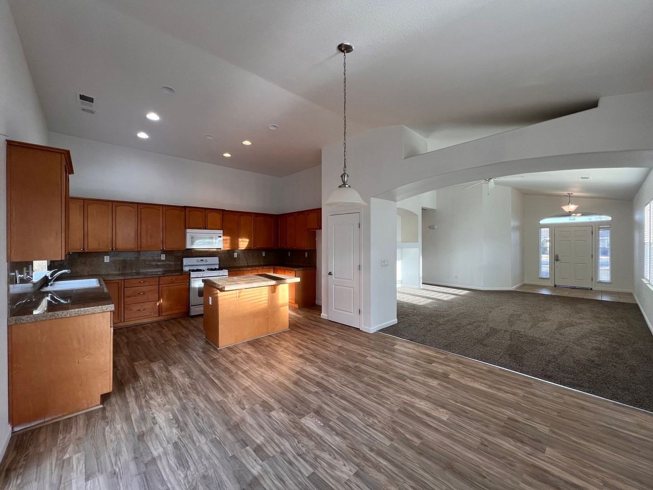 161 Hazelnut Dr - Photo 2 of 25