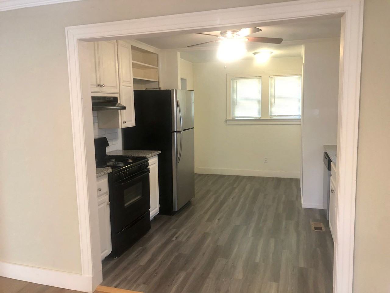 428 South Quebec Avenue - Photo 2 of 9