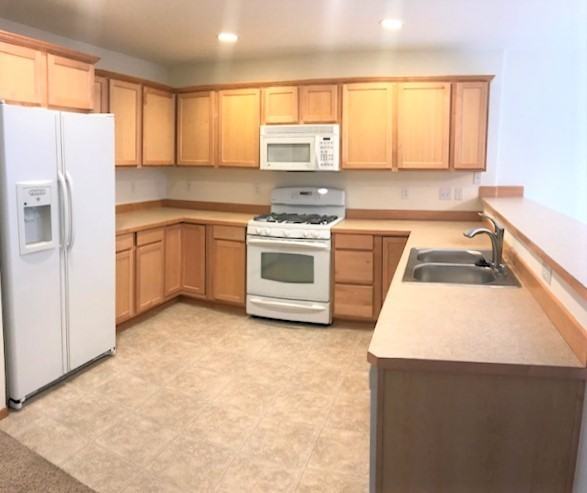 3229 135th Place Southeast - Photo 3 of 17