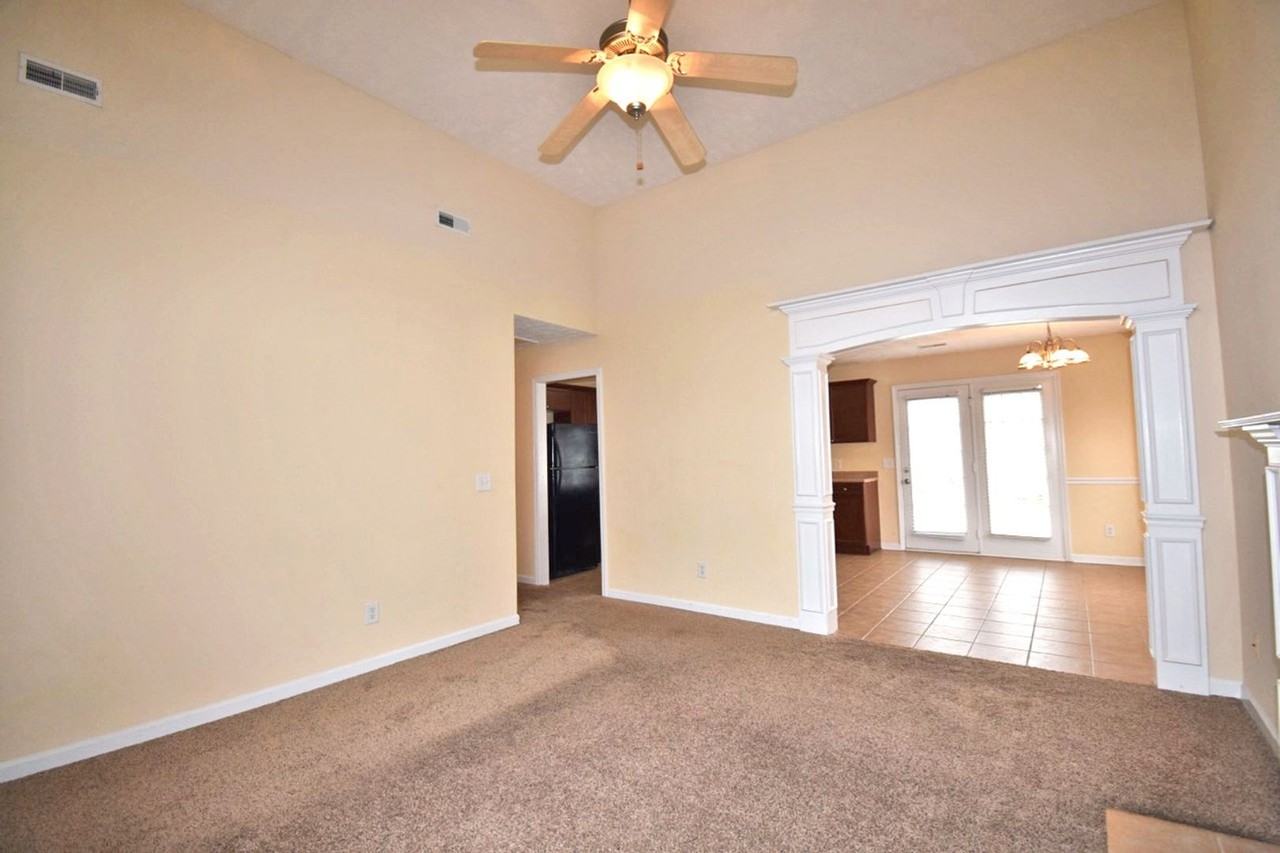 817 Mckean Drive - Photo 3 of 17