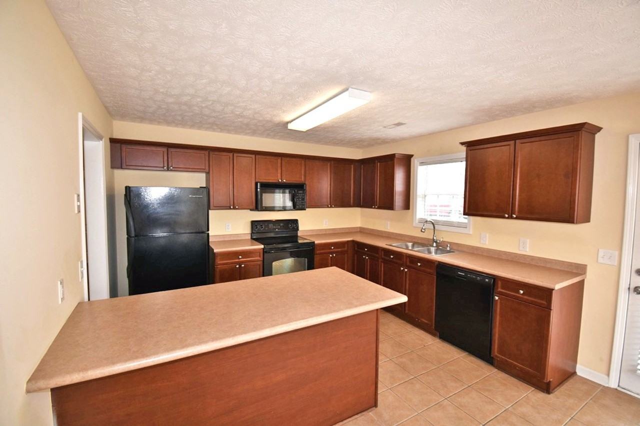 817 Mckean Drive - Photo 4 of 17