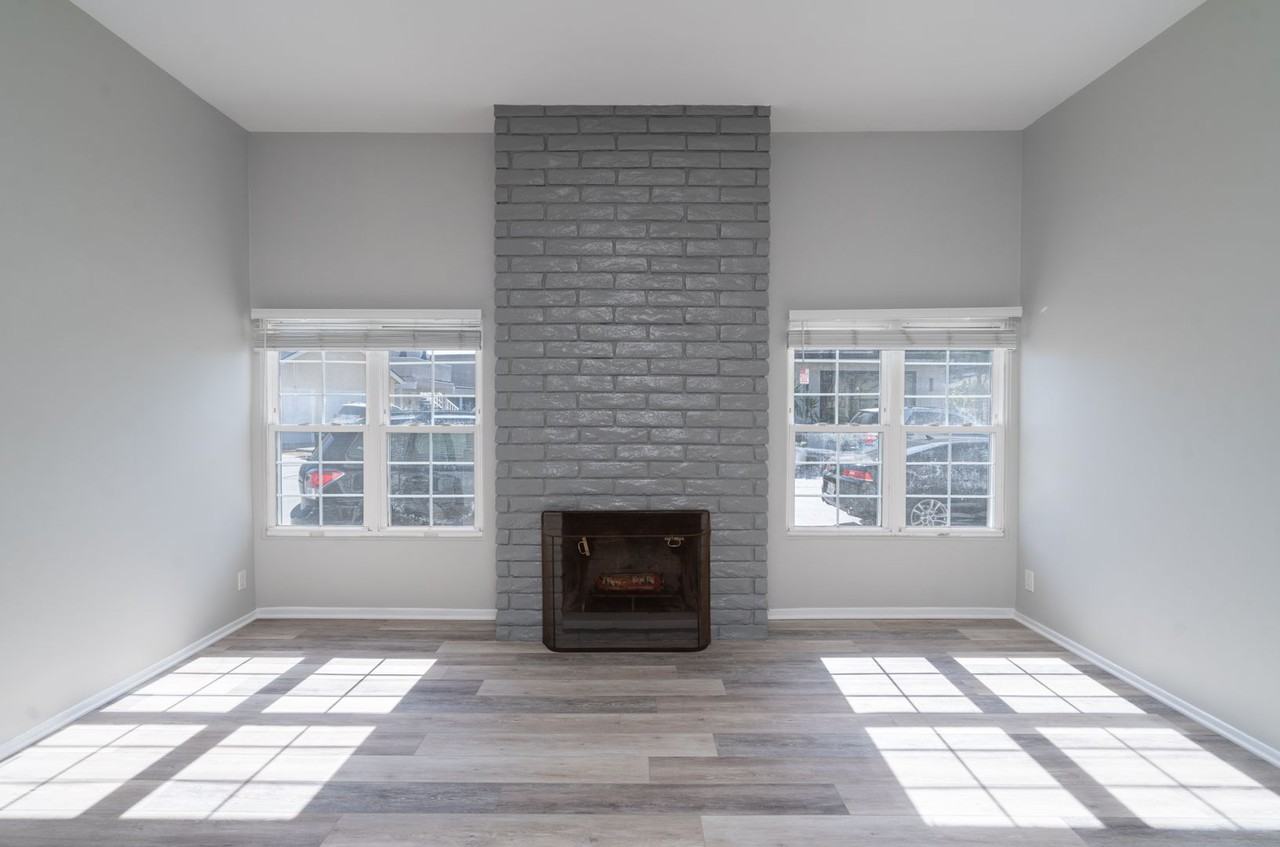 314 East Bay Avenue - Photo 2 of 24