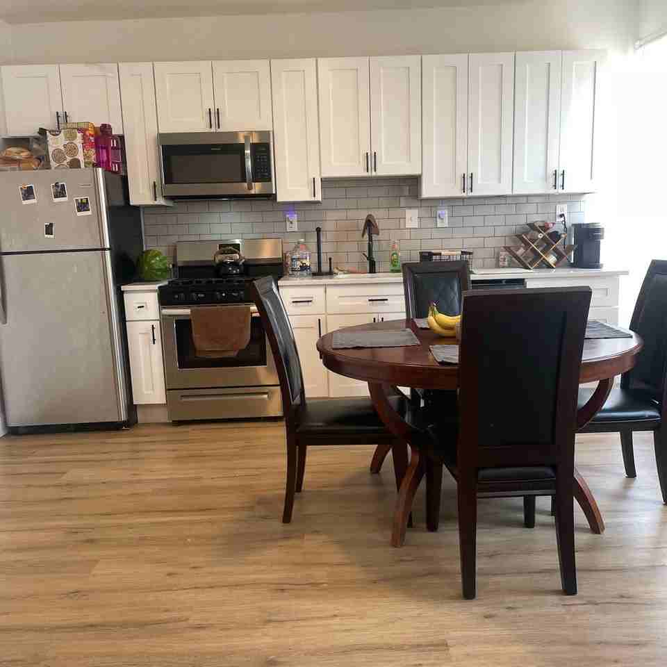 530 South Salford Street - Photo 3 of 7