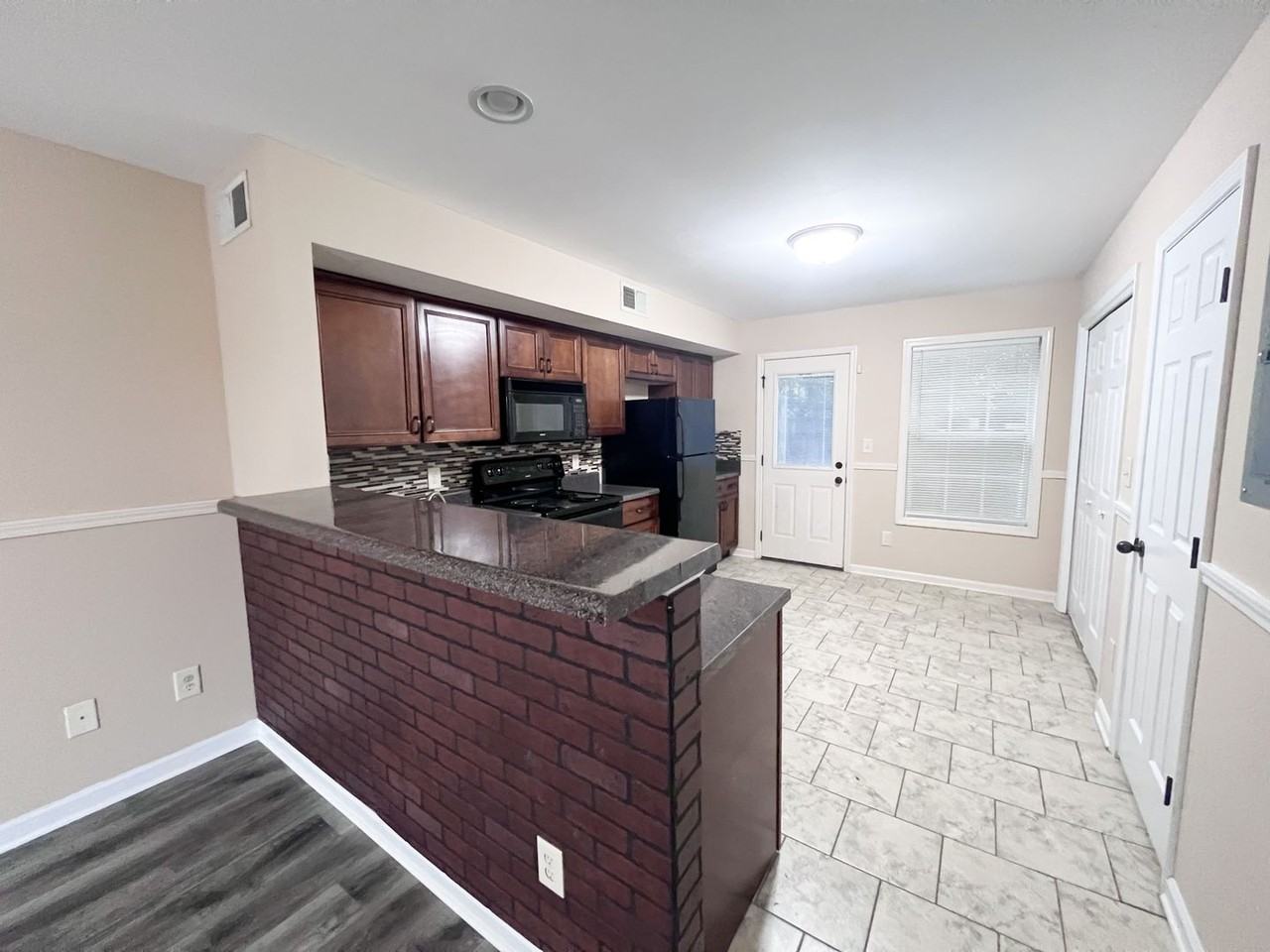 2272 Mccormick Lane - Photo 4 of 11