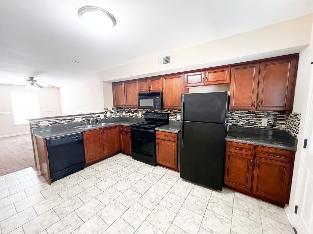 2272 Mccormick Lane - Photo 5 of 11