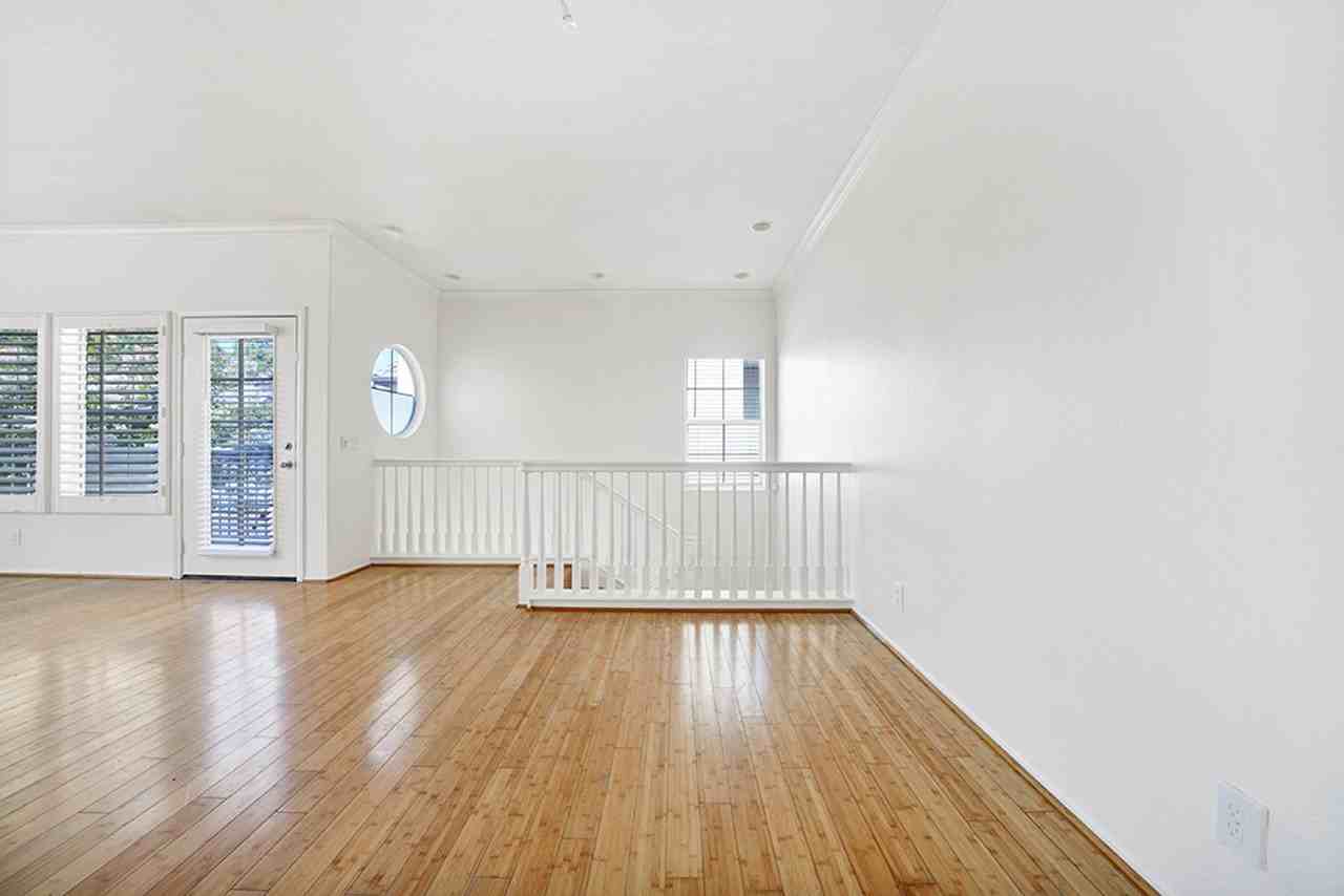 94 Anjou - Photo 2 of 38