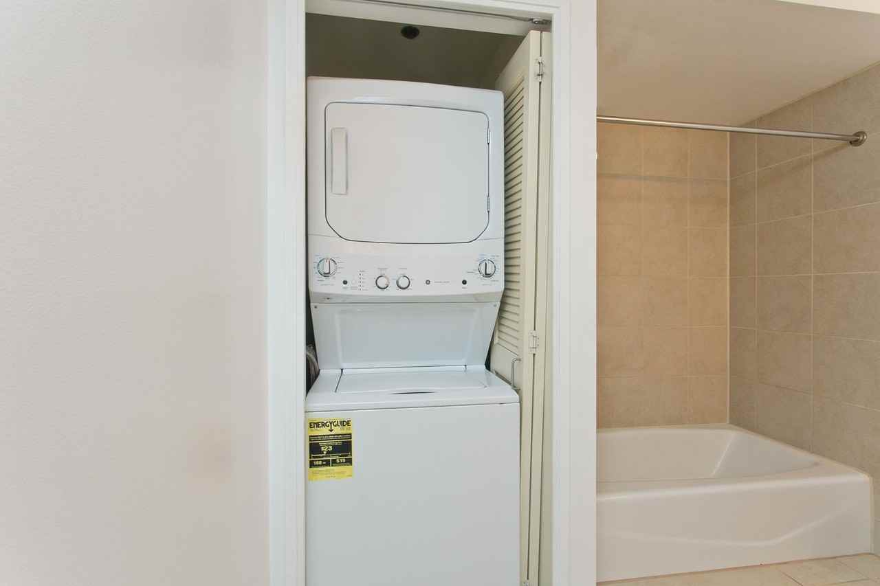 909 Kapiolani Boulevard #2408 - Photo 4 of 20