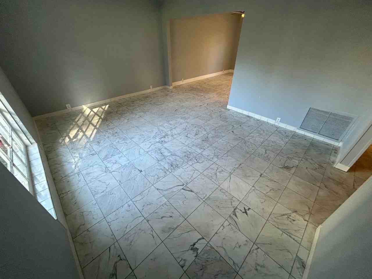 596 Tam O Shanter - Photo 2 of 29