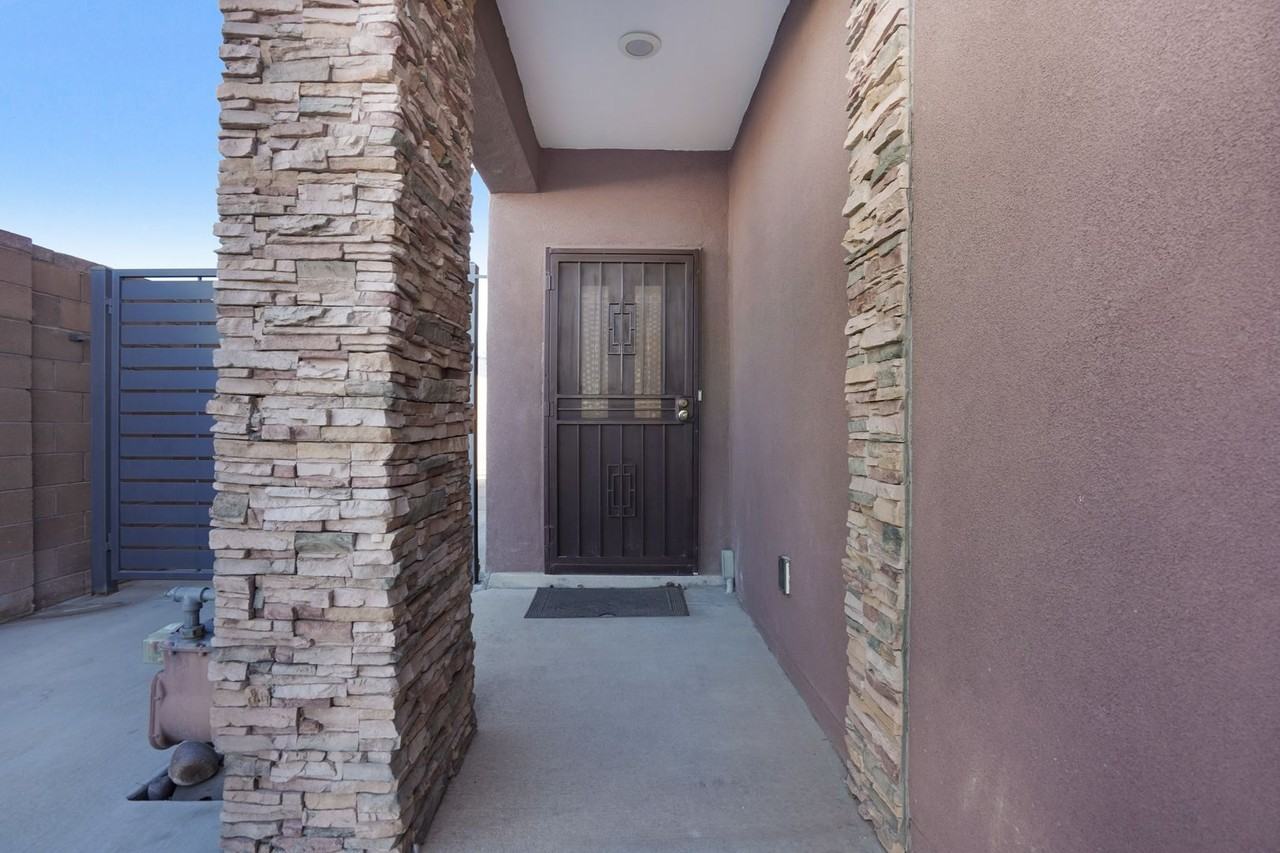 924 Tansion Northeast Court - Photo 4 of 30