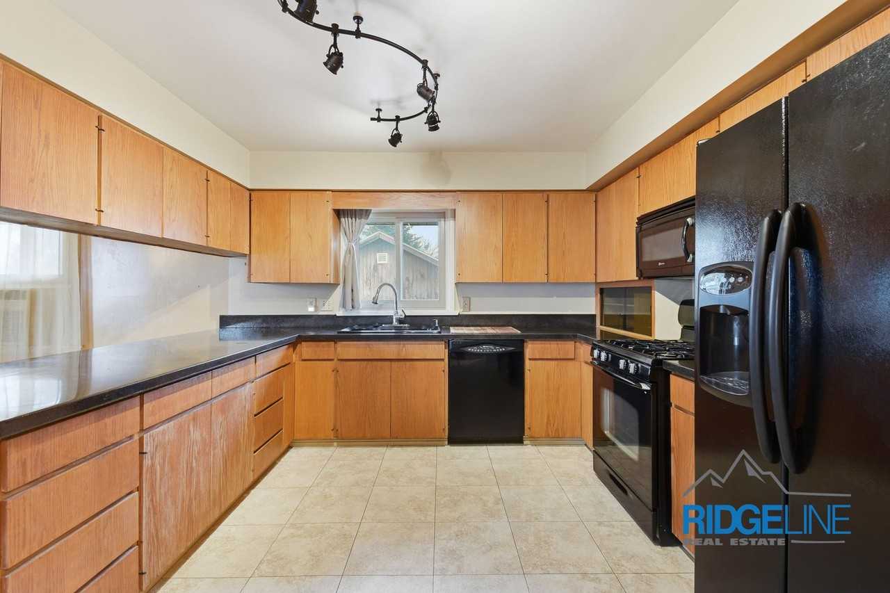 1518 11th Avenue South - Photo 5 of 20