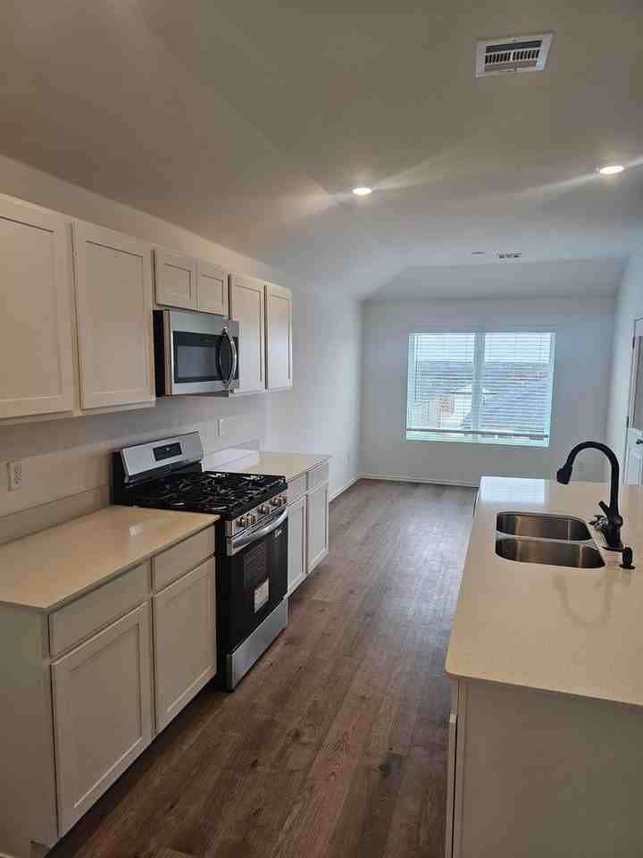 1824 Rock Elm Drive - Photo 5 of 15