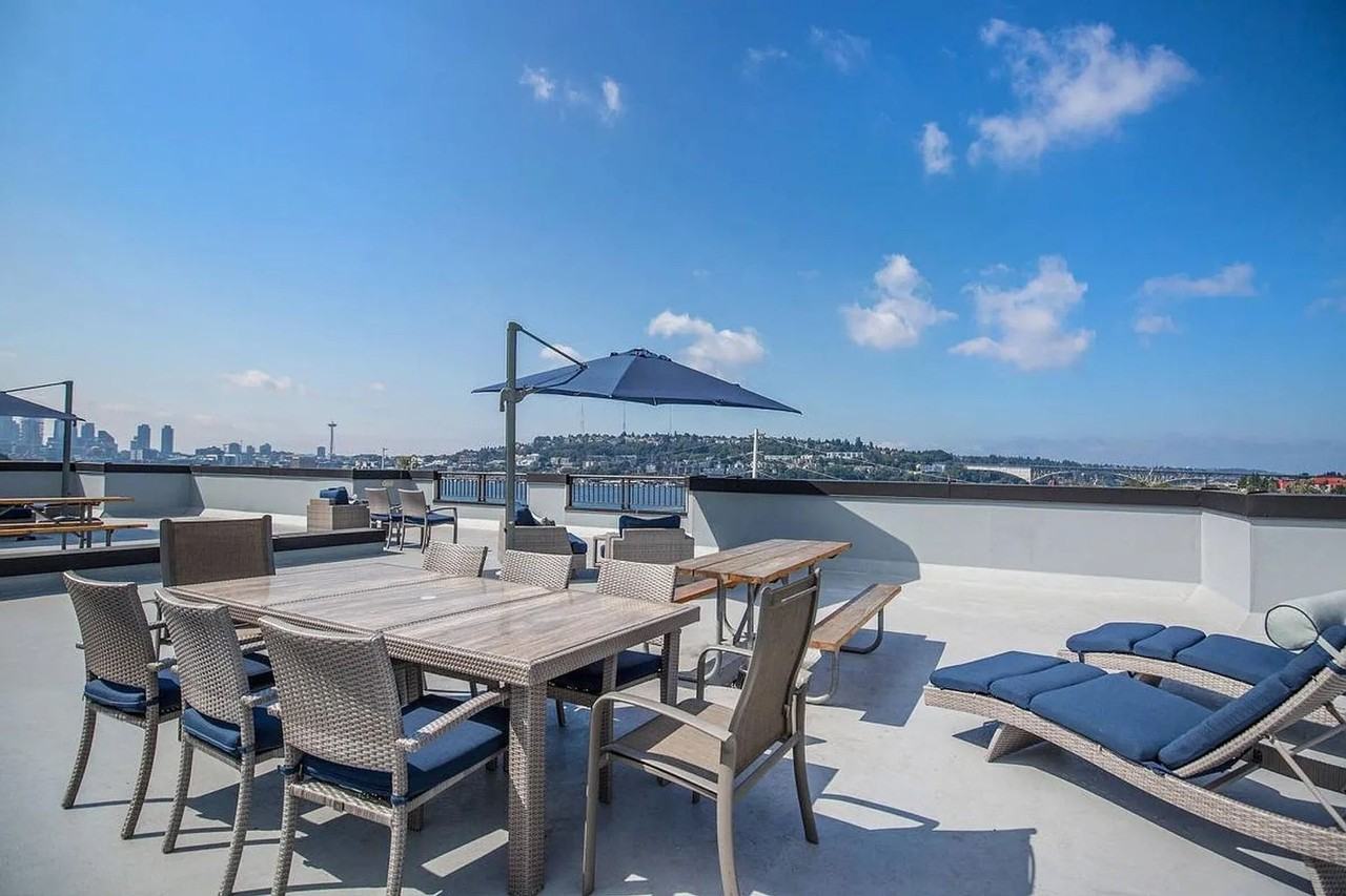 Lakeside Living in the Heart of Seattle - Photo 5 of 35