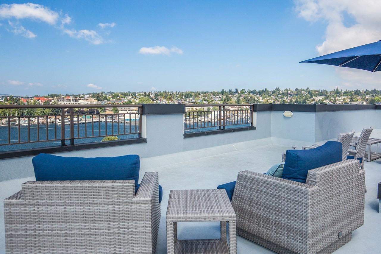 Lakeside Living in the Heart of Seattle - Photo 7 of 35