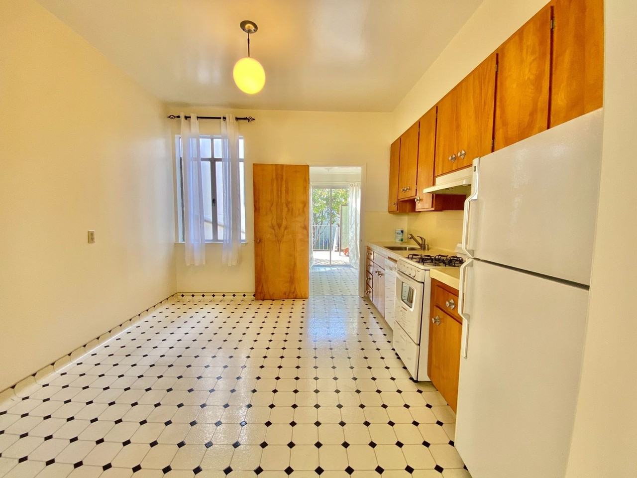 1949 Filbert St - Photo 7 of 17