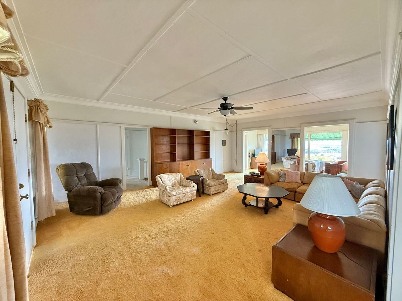 178 Naniloa Dr - Photo 4 of 40