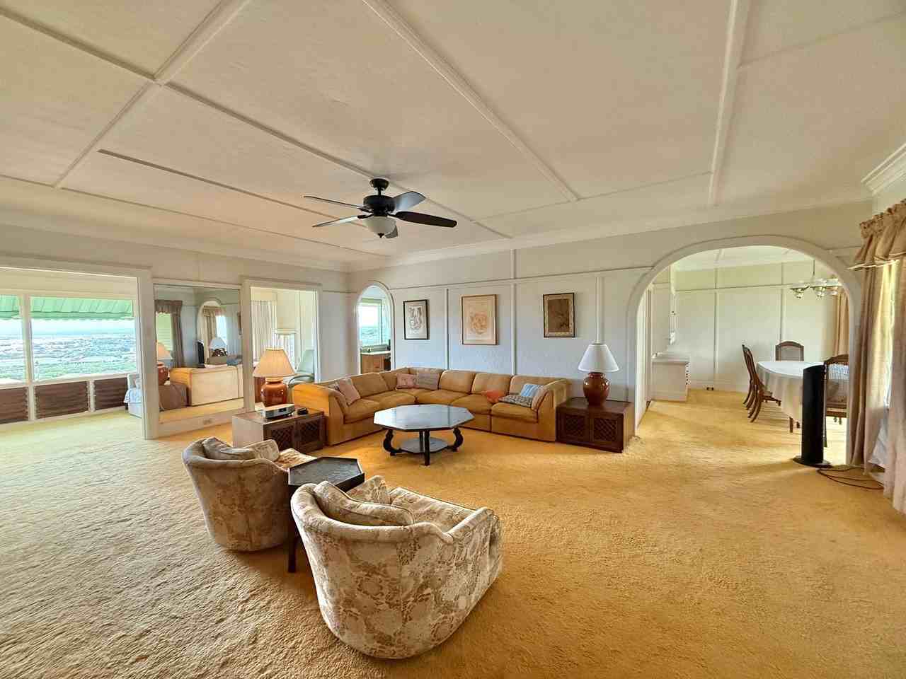 178 Naniloa Dr - Photo 5 of 40