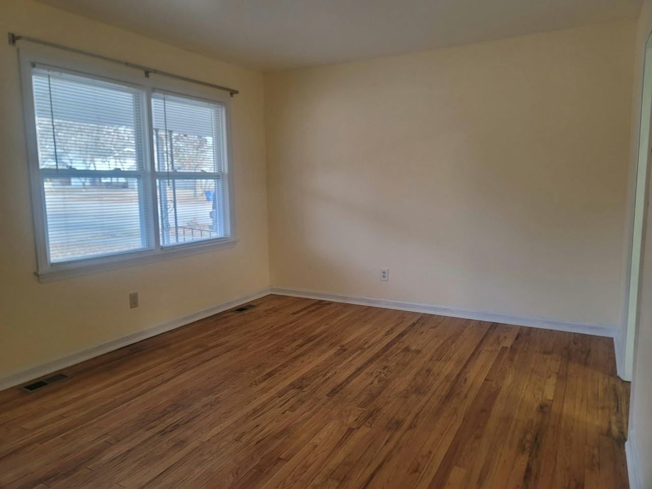 5733 East Skinner Street - Photo 3 of 11