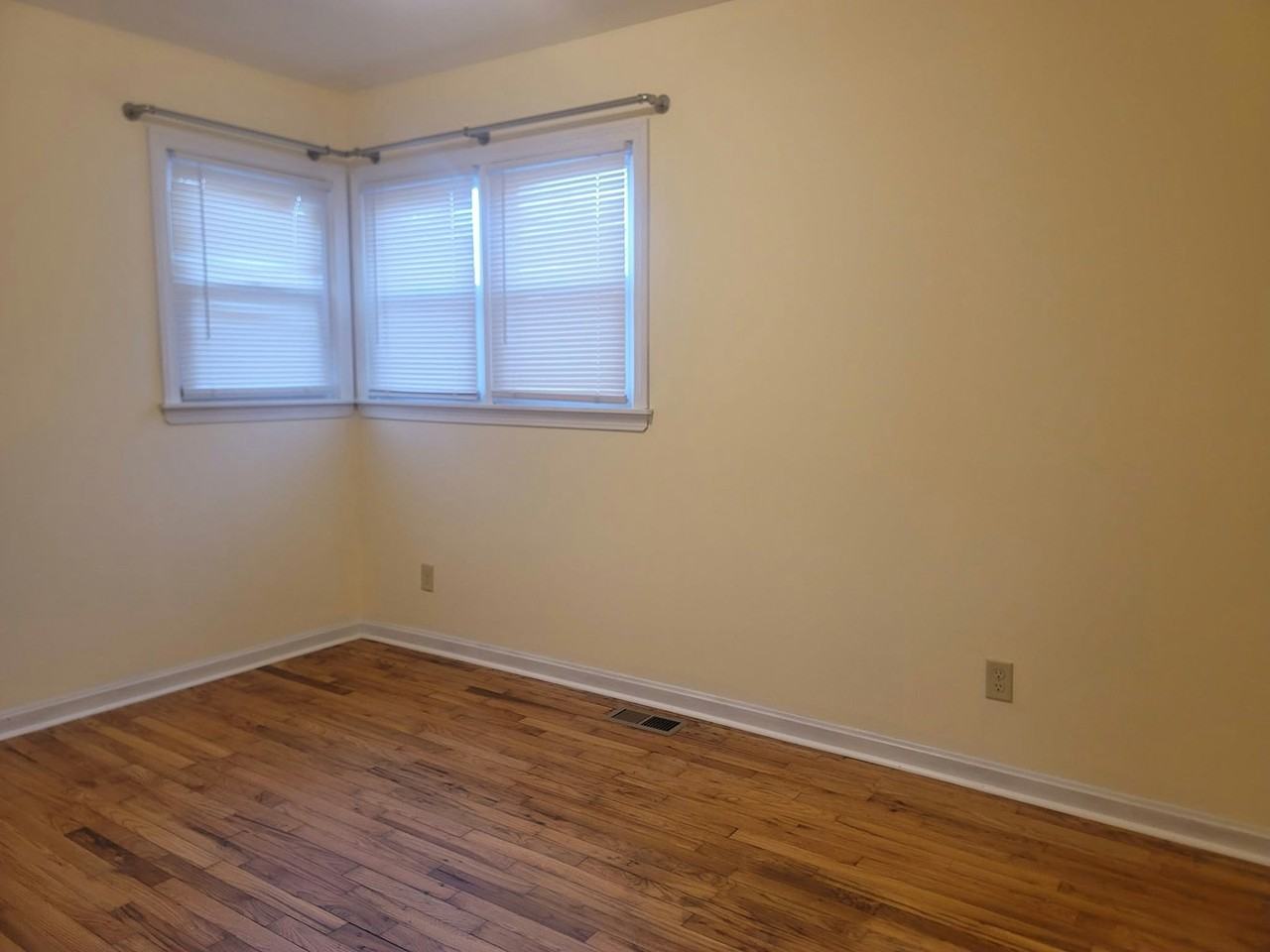 5733 East Skinner Street - Photo 4 of 11