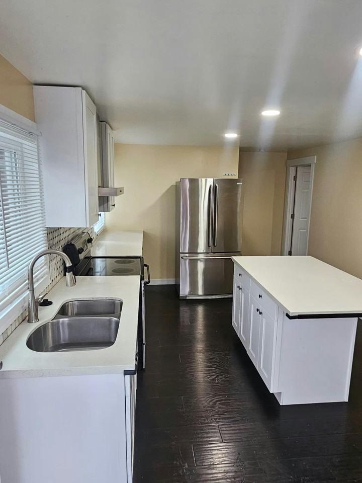 1004 Southwest 116th Street, Unit C - Photo 2 of 7