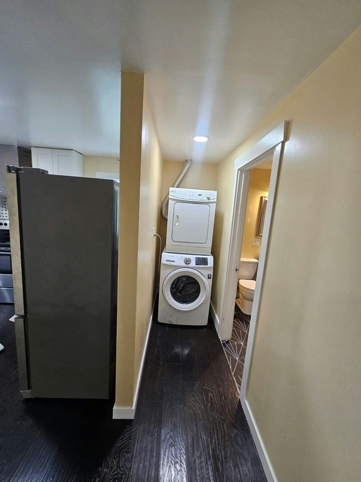 1004 Southwest 116th Street, Unit C - Photo 7 of 7