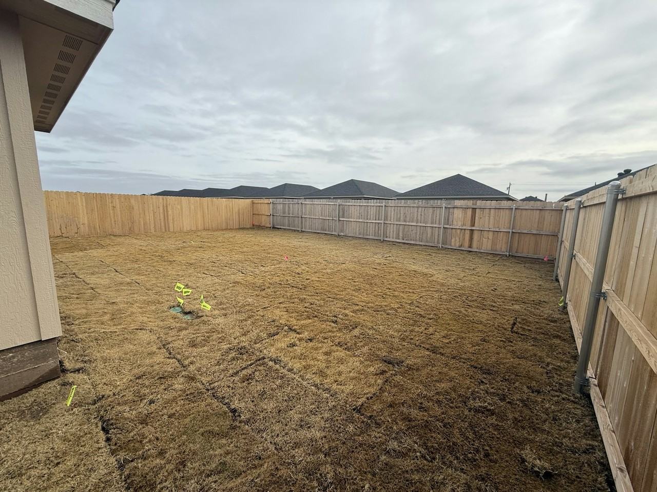 275 Waterloo Dr - Photo 4 of 18