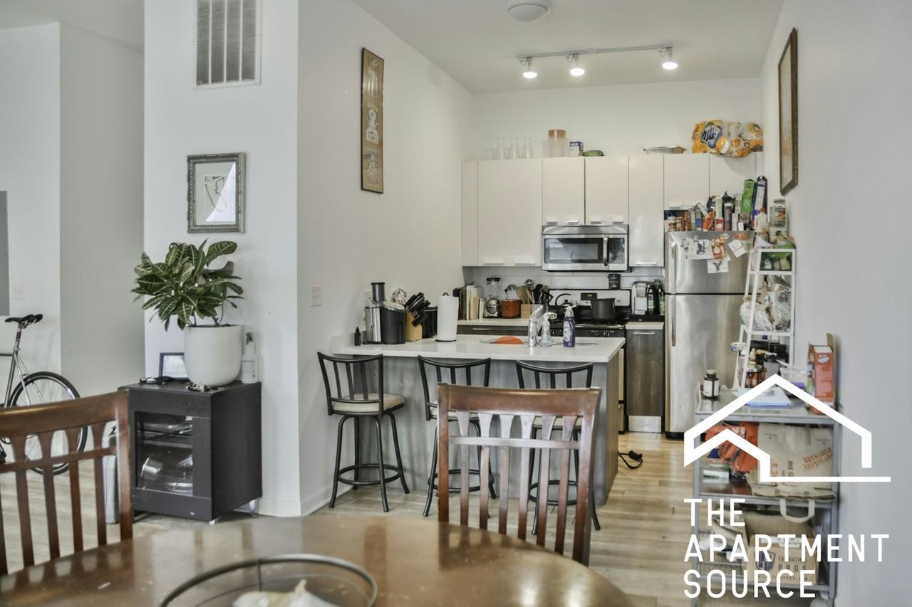 2700 W North Ave, Unit 203 - Photo 5 of 18