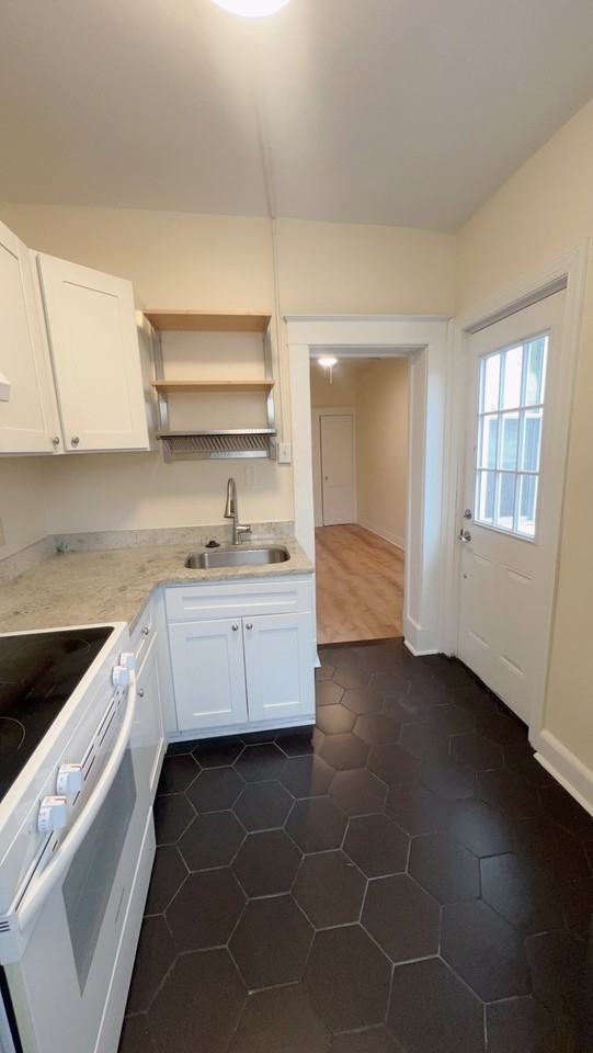 2307 Windsor Avenue - Photo 3 of 18