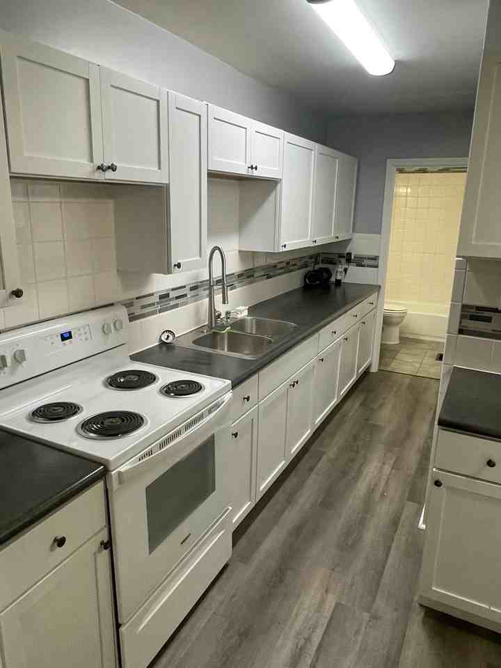 1517 North Chester Avenue - Photo 3 of 14