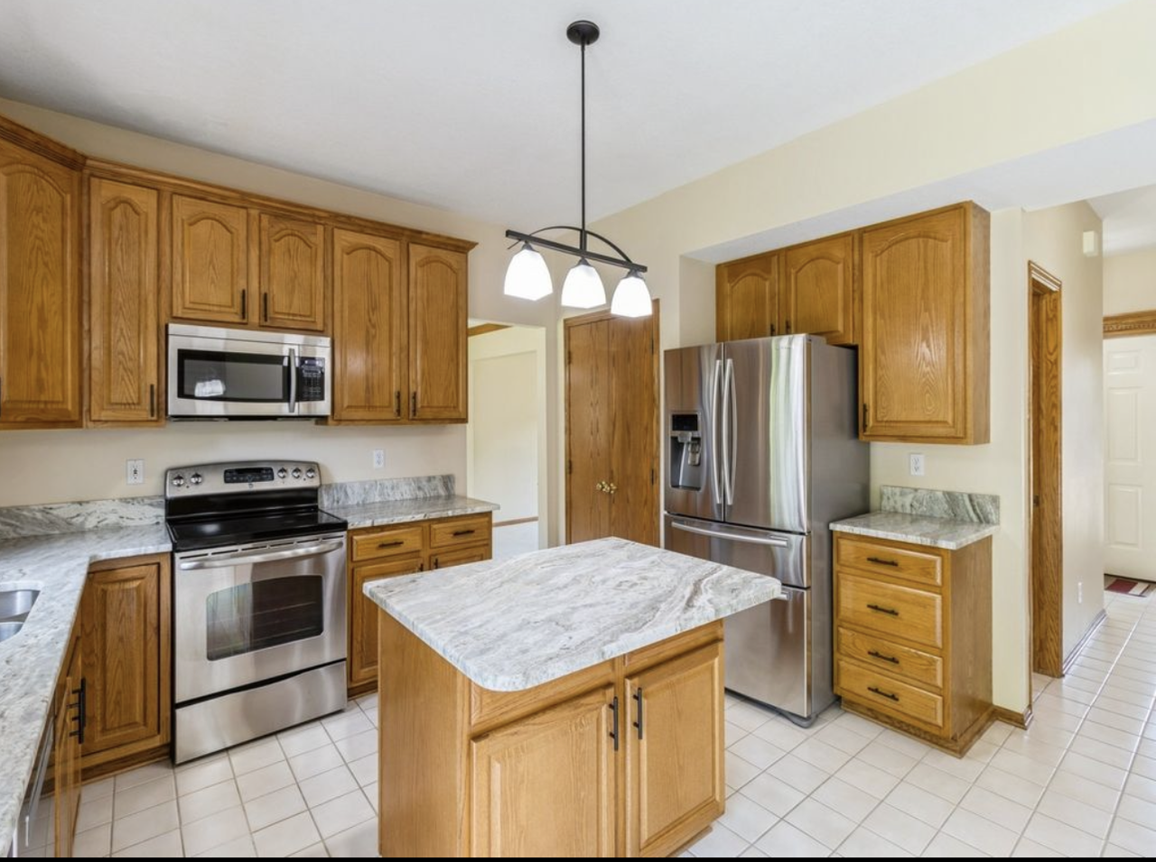 2212 NW 139th St - Photo 5 of 29