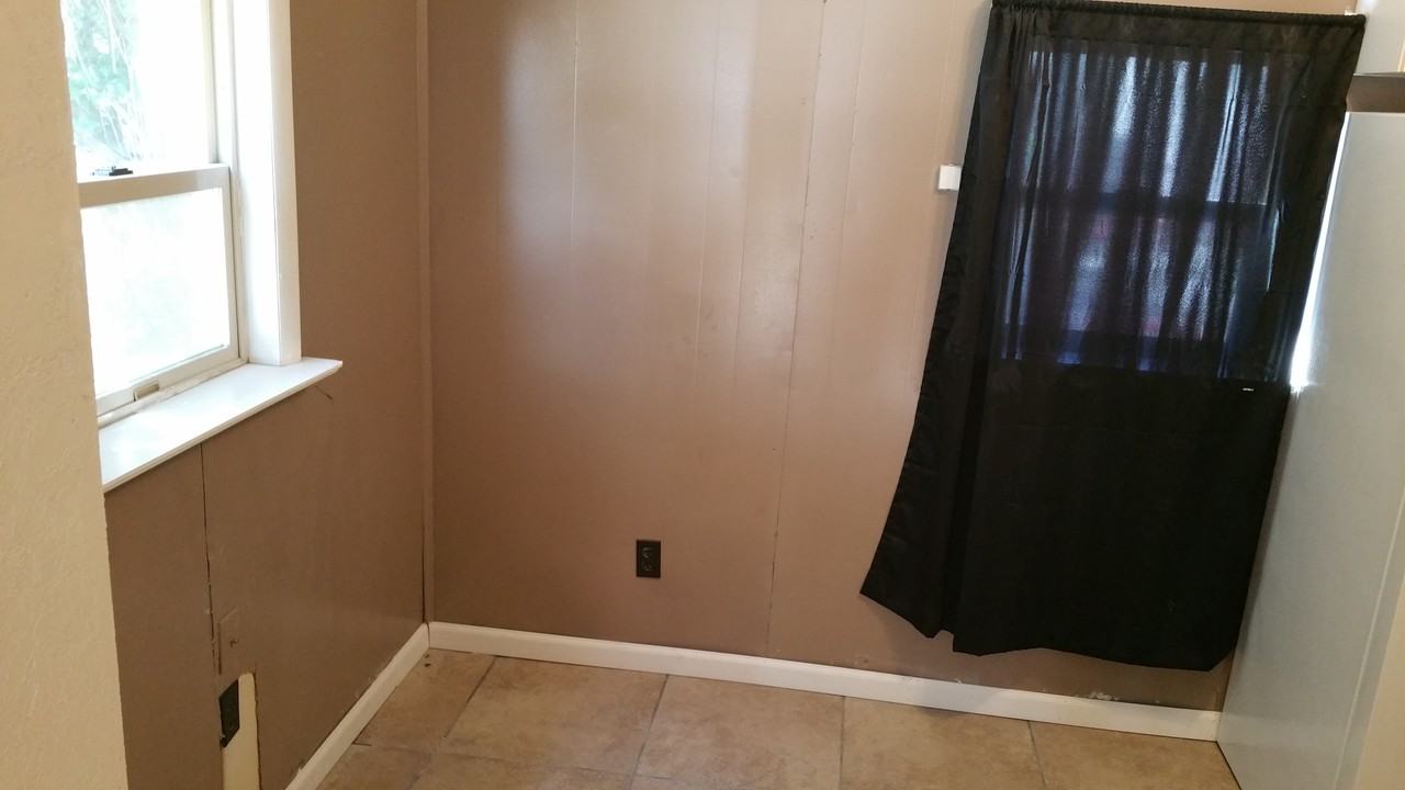 1613 Alger Avenue #A - Photo 6 of 10