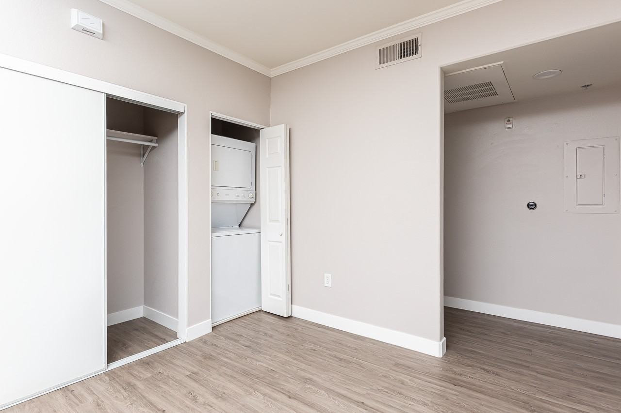 1501 Front St #520 - Photo 3 of 14