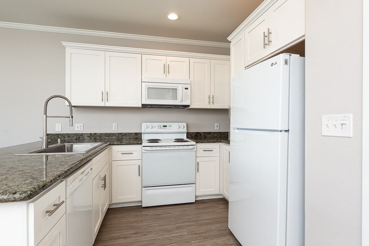 1501 Front St #520 - Photo 4 of 14