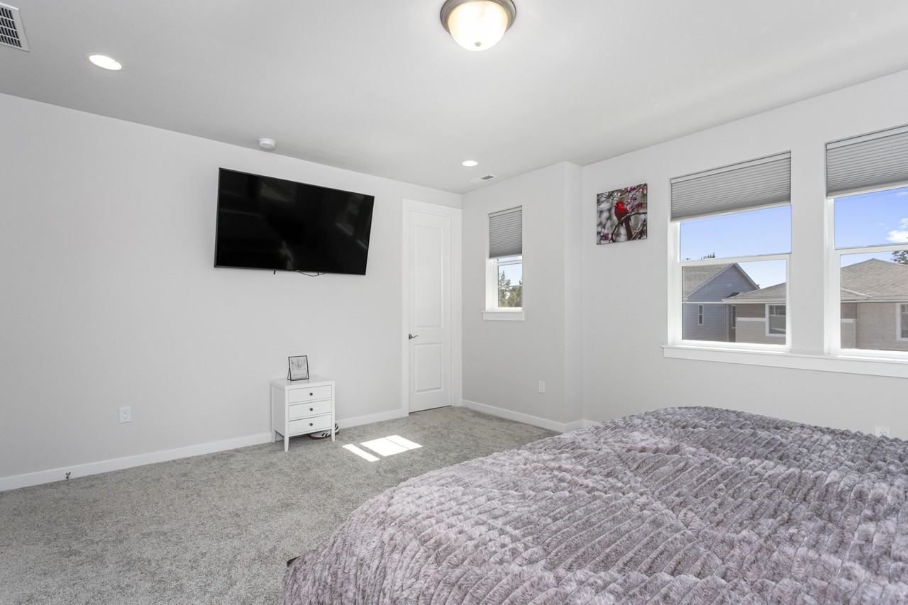 6533 Southwest Lupine Lane #NA - Photo 3 of 31