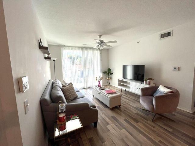 713 Villa Circle, Boynton Beach, Fl 33435 #713 - Photo 6 of 7