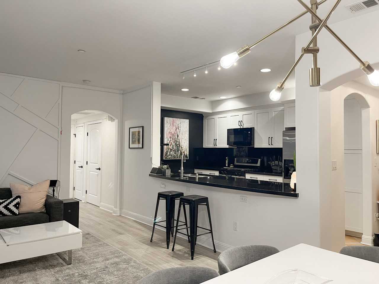 5037 Rosewood Ave #101 - Photo 4 of 35