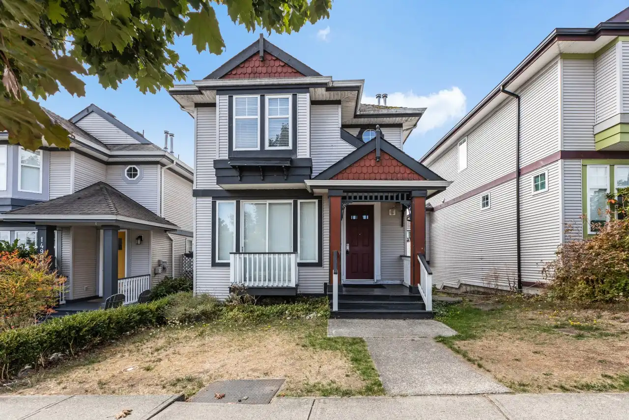 14902 57 Avenue - Photo 2 of 20