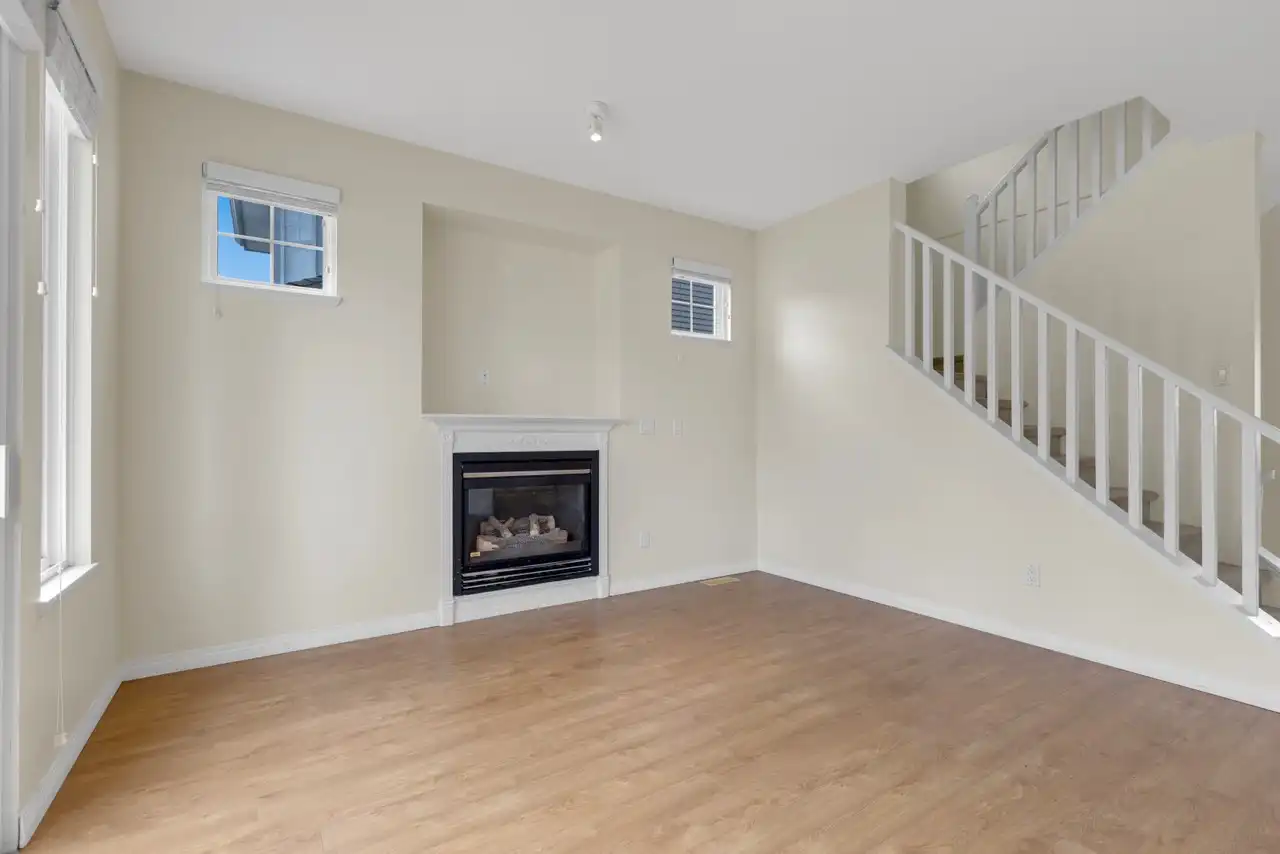 14902 57 Avenue - Photo 4 of 20