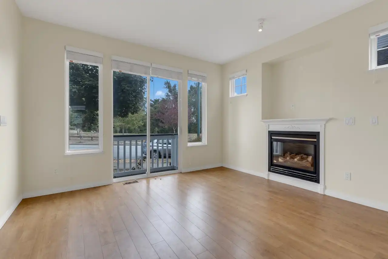 14902 57 Avenue - Photo 7 of 20