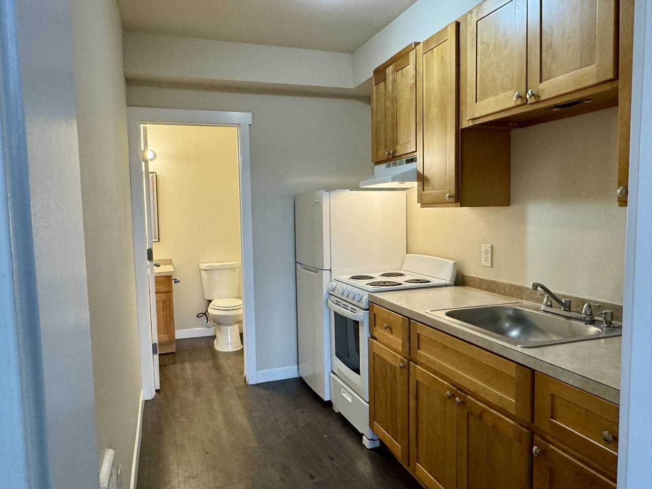 204 4th Ave W - Photo 7 of 43