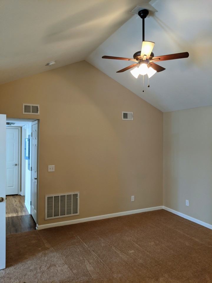 River Breeze North Apartments - Photo 6 of 39
