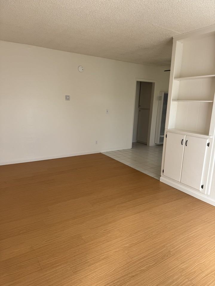 Menlo Ave. - Photo 6 of 14