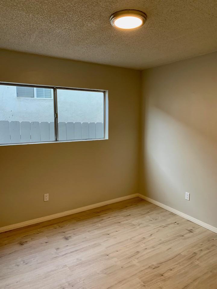 4369 51st St - Photo 7 of 9