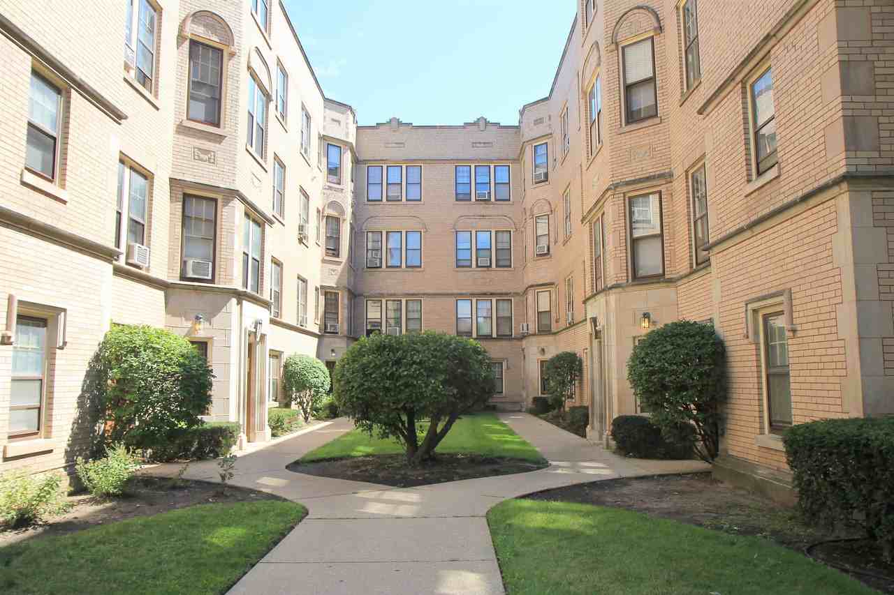 7443-49 N. Claremont - Photo 5 of 13